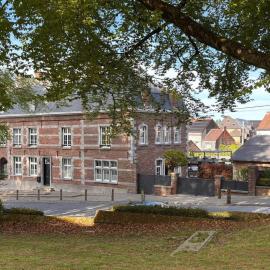 La Porte Noire, hotel a Courcelles