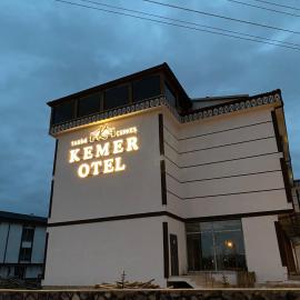 Tarihi Çerkeş Kemer Otel، فندق في Çerkeş