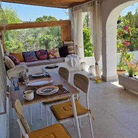 Lingo garden house, hotel in Nea Irakleia