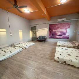Baby Devil Studio 8 pax Homestay