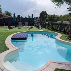 Maison cosy avec piscine privée en Dordogne -7 personnes, Hotel in Limeyrat