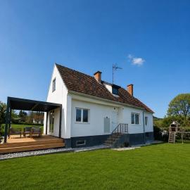 Pannonia Cottage with Large Terrace & Garden, hotelli kohteessa Bad Sauerbrunn