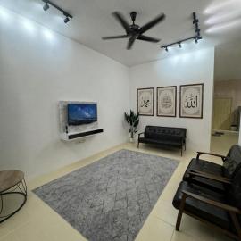 13Homestay, hotel di Batu Kikir