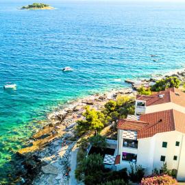 Seaside apartments Polić, Rogoznica, hotel u gradu Zečevo