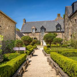 Manoir Des Douets Fleuris, hotelli kohteessa Cancale
