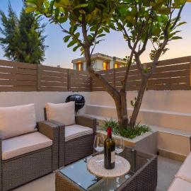 Bohemian Residence Rhodes、ロードス・タウンのホテル