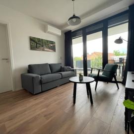 New quiet apartment with a large terrace and private parking