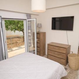 Seaside warm & stylish getaway