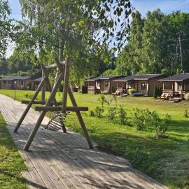 Domki PRZY LEŚNICZÓWCE, khách sạn ở Wiele