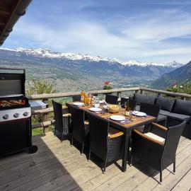 Chalet panoramique avec vue alpine à 180 degrés - poêle scandinave & nature