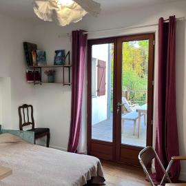 Studio avec terrasse 10mn gare Biarritz, le camino Frances, hotel em Arcangues