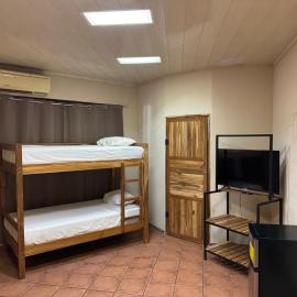 Aracari Stay, hotel u gradu 'Quepos'