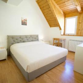 Casa Azzurra - Spacious apartment in the heart of Julian Alps, hotel a Cave del Predil