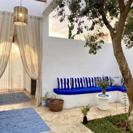 Charming 2-Bedroom Apartment with Ocean View in Carthage โรงแรมในคาร์เธจ