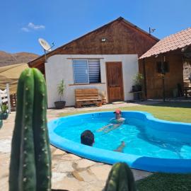 Oasis del Norte - Cabaña con piscina privada opcional, hotel a Taltal
