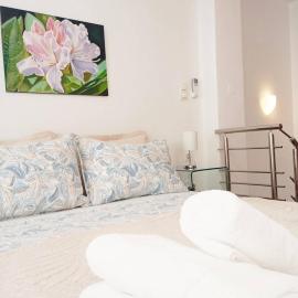 Comfortable Maisonette in the centre of town: Yerapetra şehrinde bir otel