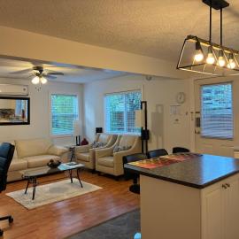 Memory Lane Guest Suite, hotel em Sooke