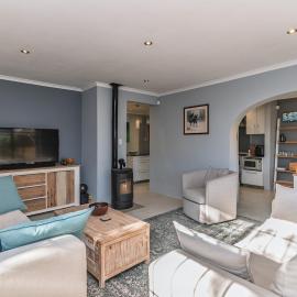 Peaceful Lakeside Retreat Near Muizenberg