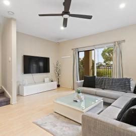 Spacious 3 Bedroom Family Home near Lake & UniSA, hotel i Mawson Lakes