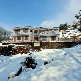 Vikas Hotel And Restaurant, hotel em Barot 