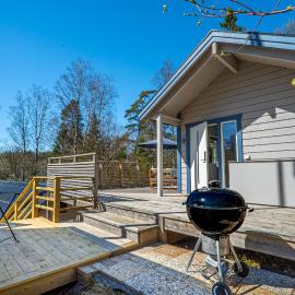Tiny House at Lake with Canoe & Forest close to Gothenburg, отель в городе Мёльнлюкке
