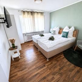Stillvolles Apartment für 5 Personen nahe dem Legoland, hotell i Langenau