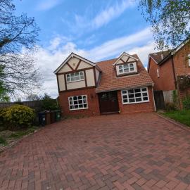 Solihull में, होटल Stunning Luxury Park Escape W 7 seater Hot TUB- 5 Double Bedrooms LWB Van X2 Parking 2 Living Rooms - Damson Parkway - Catherine de Barnes - Minutes to JLR NEC BHX HS2 Mell Square - By Samina Arz Stays - Hot TUB Due week 1-2 of August