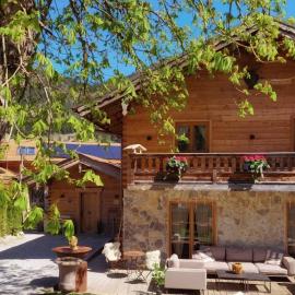 exklusives Alpenchalet mit Jacuzzi & Sauna für bis zu 10 Personen, hotel v Bayrischzell