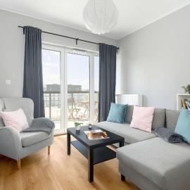 Bright Apartment in Poznań with Parking, Balcony and Desk by Noclegi Renters