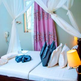 KH KH Hotel, khách sạn ở Kasese