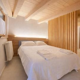 Boutique Alpine Studio by SupaStays، فندق في كورمايور