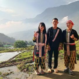 PhinFamilyHomestay, hotel Tả Van városában