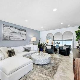 Oceanfront 2BR Penthouse with Balcony Views, hotel di Satellite Beach