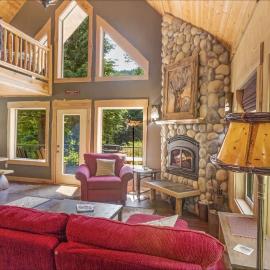 Escape the Tech-connected at Relaxing Elk Meadows, hotel i Randle