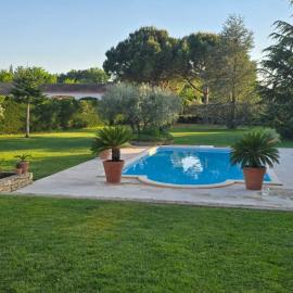 Le Jardin d'Helfy, hotell i Mazan