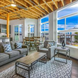 Brand New Condo in Downtown Bremerton, Hotel in Bremerton