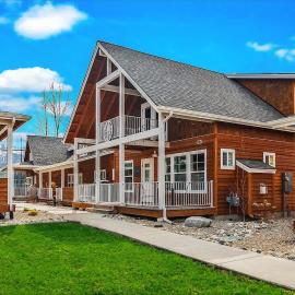 Comfy & close to Lake Pend Oreille & Schweitzer, hotell sihtkohas Dover