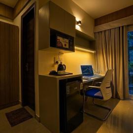 Sky Luxuria Hotel Apartment Medanta Medicity