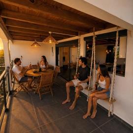 Villa 4 Chambres Piscine Jacuzzi 10 Voyageurs، فندق في Anse-Bertrand
