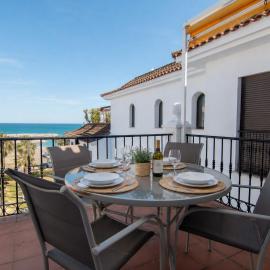 2233-Lovely 2 bedrooms on the beach, pool and port