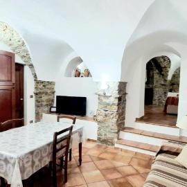 ''SAPORE DI LIGURIA'' in Borgo Antico vicino al mare