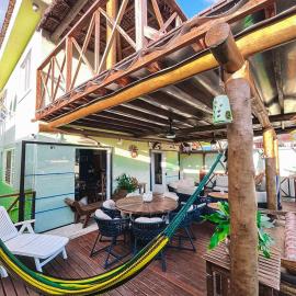 Casa em Ilhabela pra 40 pessoas com Piscina 5 min do Centrinho "Aluguel Familiar"