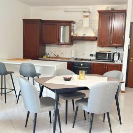 DOMUS ESTENSE Parcheggio gratuito No ZTL Centro a 5 minuti a piedi, hotell i Ferrara
