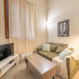 Urban Nest, hotel in Sevran