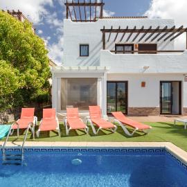 Spacious Villa Laurisilva