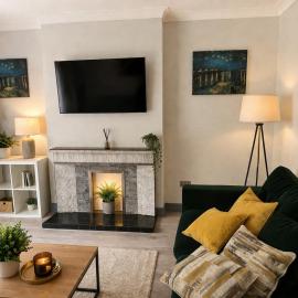 Morden Comfort Stay - Garden & Free Parking, hotel u gradu 'Mitcham'