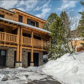 Le Chalet Enchanté 10 personnes Les Angles, hótel í Les Angles