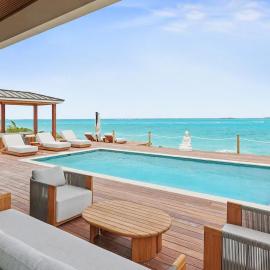 Ultra-Luxury NEW Villa on TarBay Oceanfront & Pool 6 Bedrooms!, hotel a Georgetown