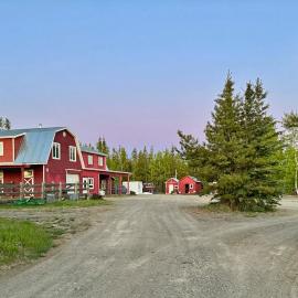 The Big Red Barn, hotel a Whitehorse