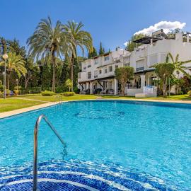 Chic Dream Home, Rooftop BBQ, 9 Pools, Golf Views
